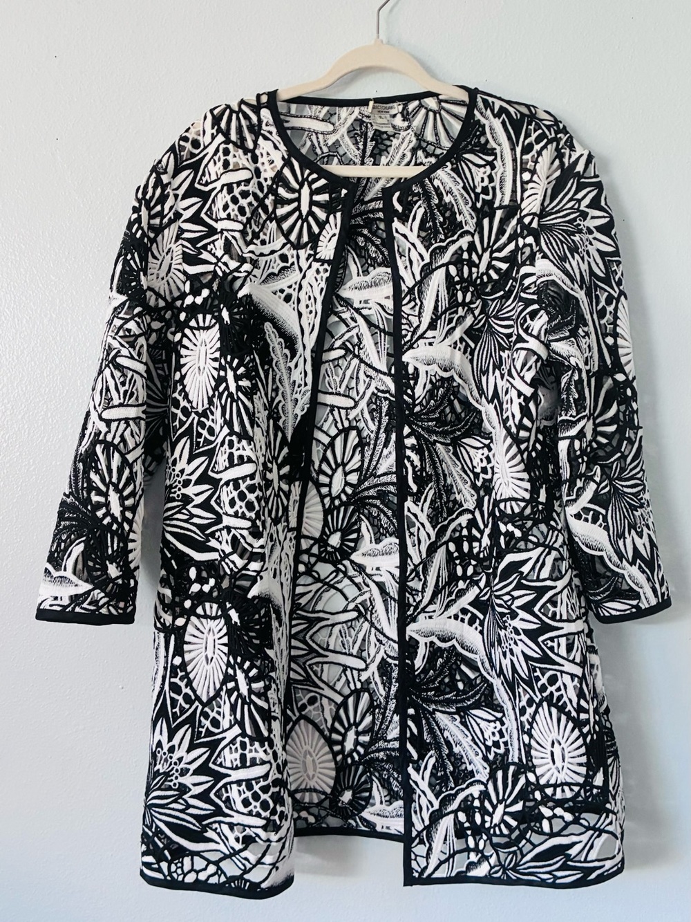 Black & White Floral Lace Open jacket